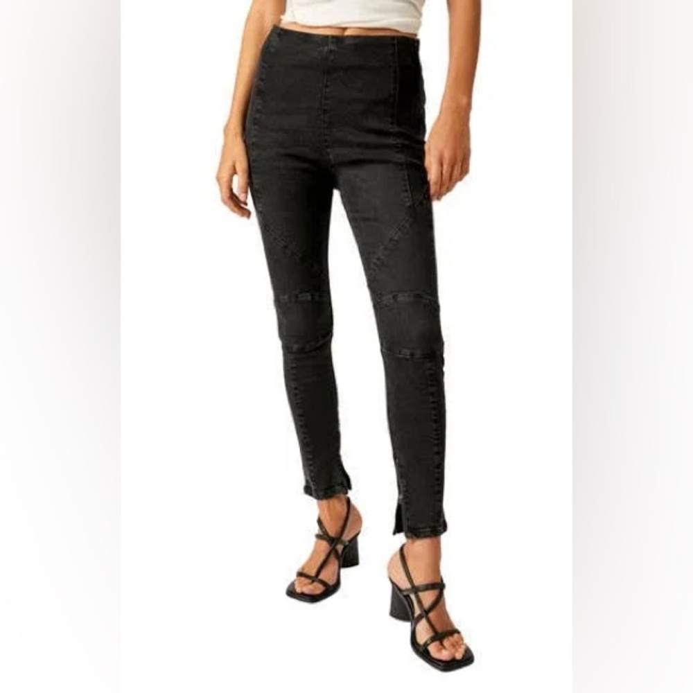 Free People Bella Moto Skinny Jeans Worn Black NWT Size 24 Worn Black MSRP $128